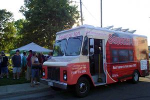 Squeeze-Inn-Truck-in-Rio-Linda