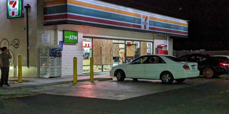 7-Eleven Closing Hundreds of Stores in North America